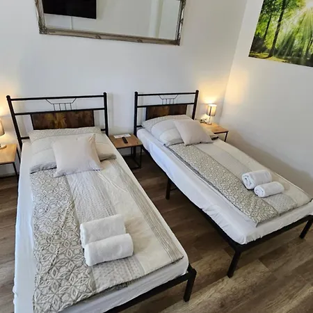 Lucky Star Apartment *